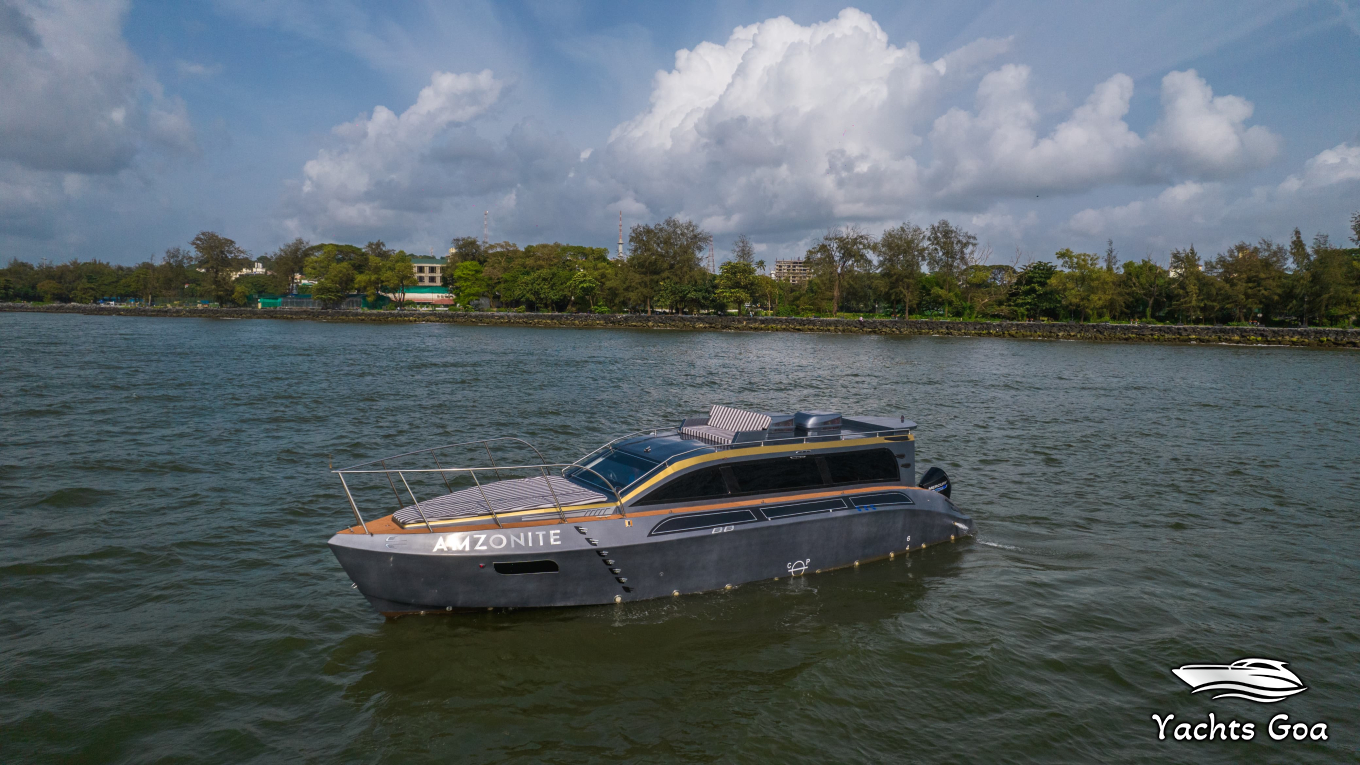 yacht